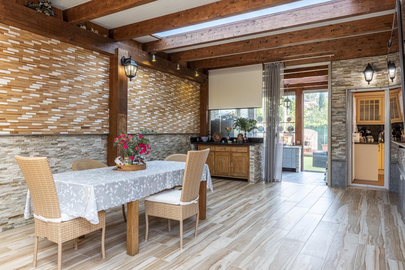 4 bedroom Villa for sale in Marbella with pool garage - € 1,350,000 (Ref: 8727751)