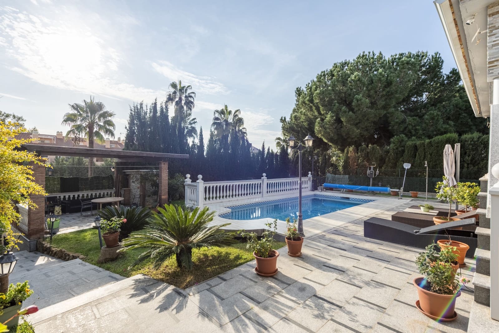 4 bedroom Villa for sale in Marbella with pool garage - € 1,350,000 (Ref: 8727751)