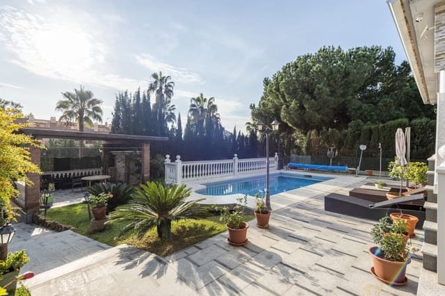4 soverom Villa til salgs i Marbella med svømmebasseng garasje - € 1 350 000 (Ref: 8727751)