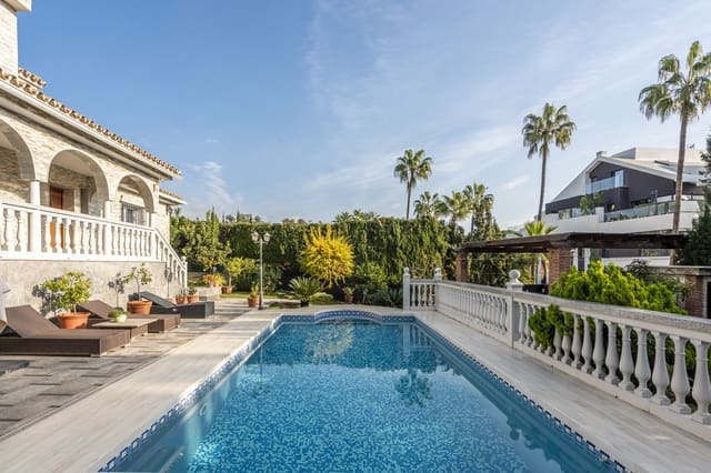 4 soverom Villa til salgs i Marbella med svømmebasseng garasje - € 1 350 000 (Ref: 8727751)