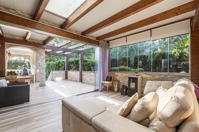 4 soverom Villa til salgs i Marbella med svømmebasseng garasje - € 1 350 000 (Ref: 8727751)