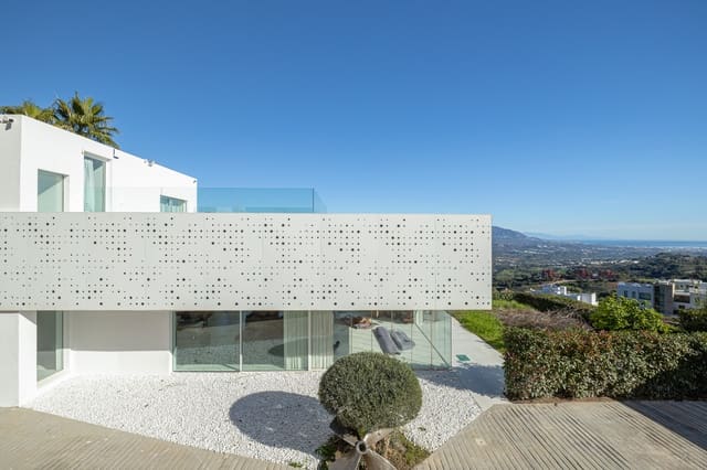 6 Zimmer Villa zu verkaufen in Marbella mit Pool Garage - 3.500.000 € (Ref: 8741543)