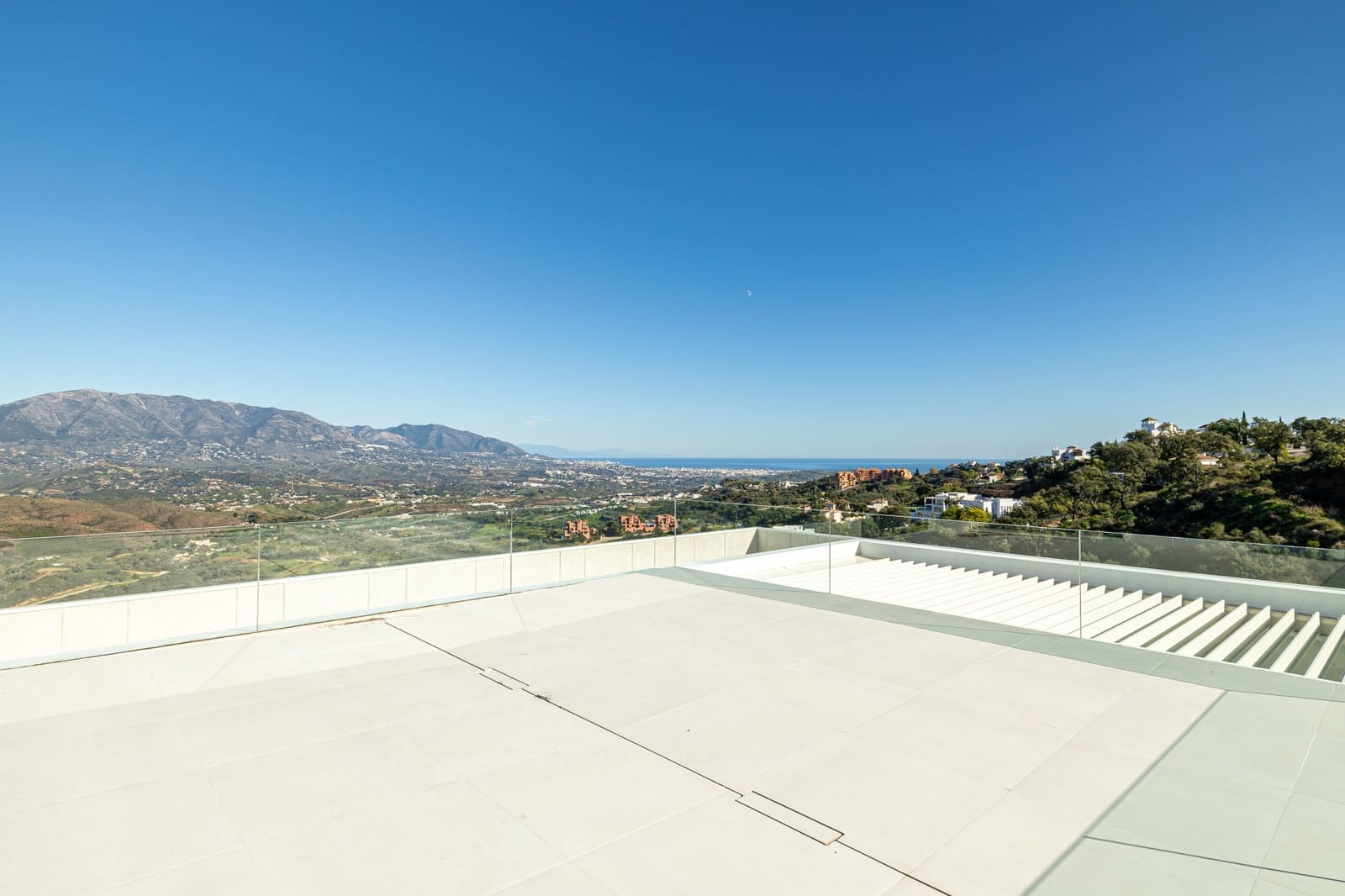 6 Zimmer Villa zu verkaufen in Marbella mit Pool Garage - 3.500.000 € (Ref: 8741543)