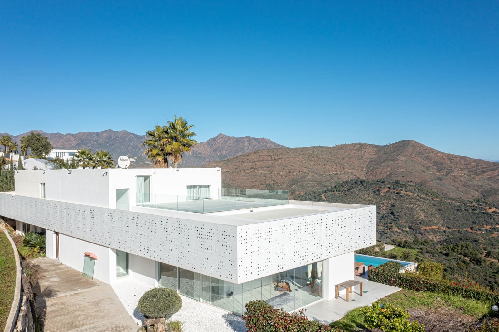 6 Zimmer Villa zu verkaufen in Marbella mit Pool Garage - 3.500.000 € (Ref: 8741543)