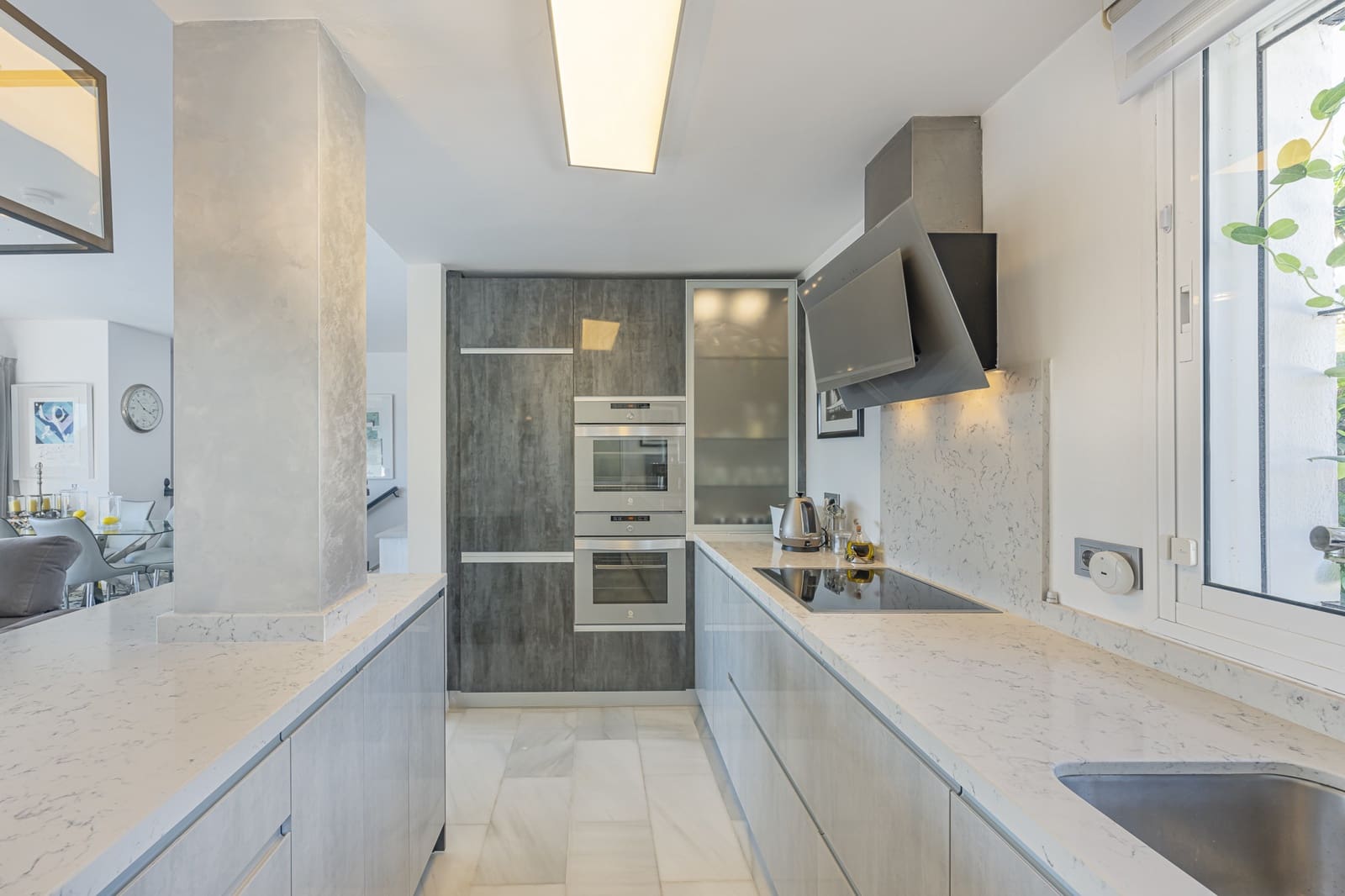 Casa de 3 habitaciones en Nueva Andalucia en venta con piscina garaje - 1.595.000 € (Ref: 8757837)