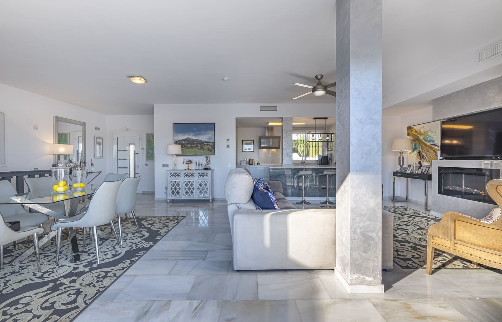 Casa de 3 habitaciones en Nueva Andalucia en venta con piscina garaje - 1.595.000 € (Ref: 8757837)