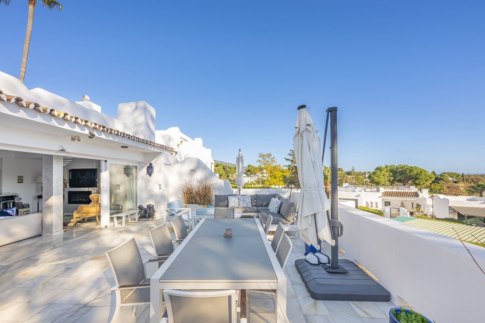 Casa de 3 habitaciones en Nueva Andalucia en venta con piscina garaje - 1.595.000 € (Ref: 8757837)