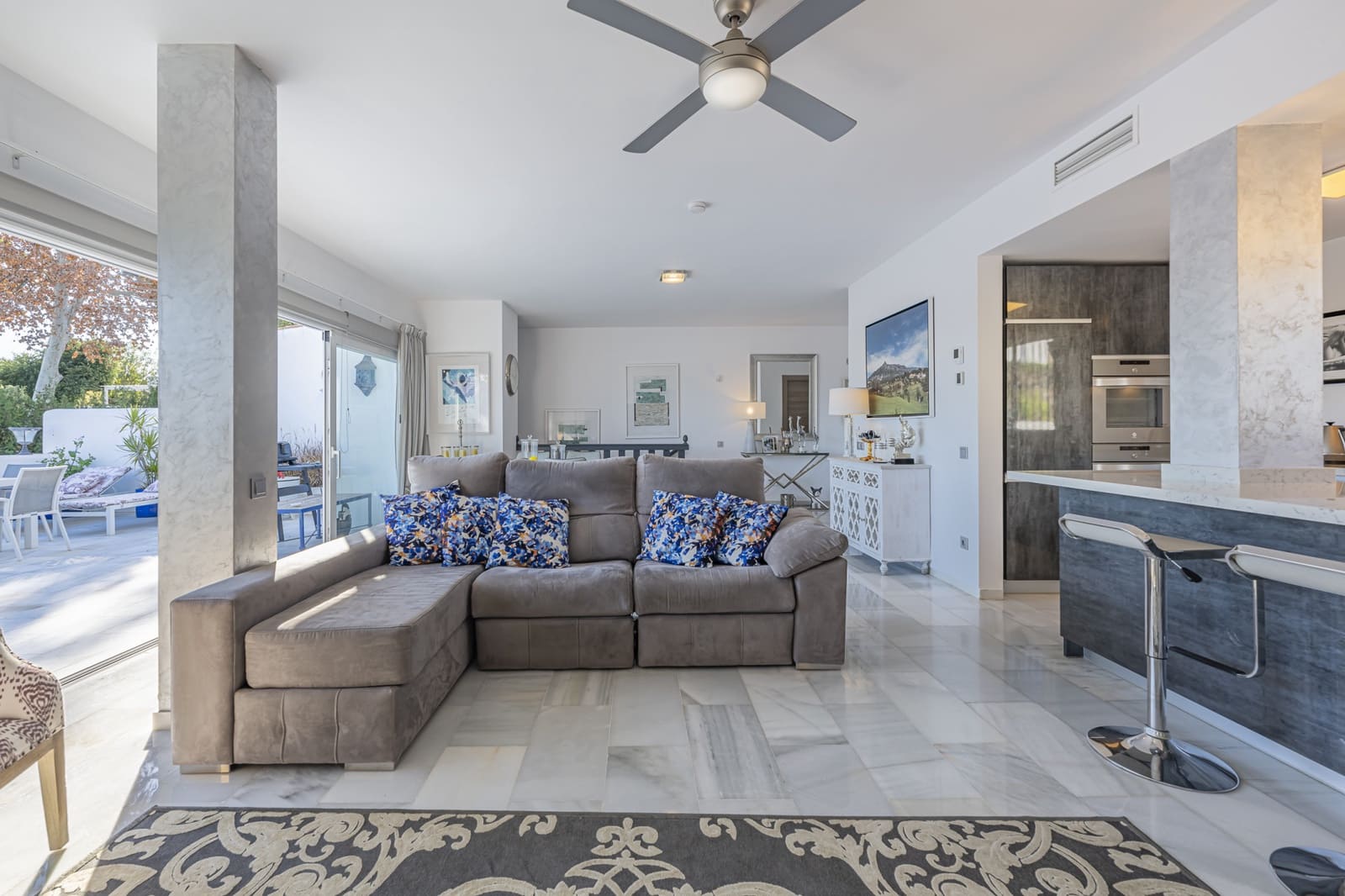 Casa de 3 habitaciones en Nueva Andalucia en venta con piscina garaje - 1.595.000 € (Ref: 8757837)