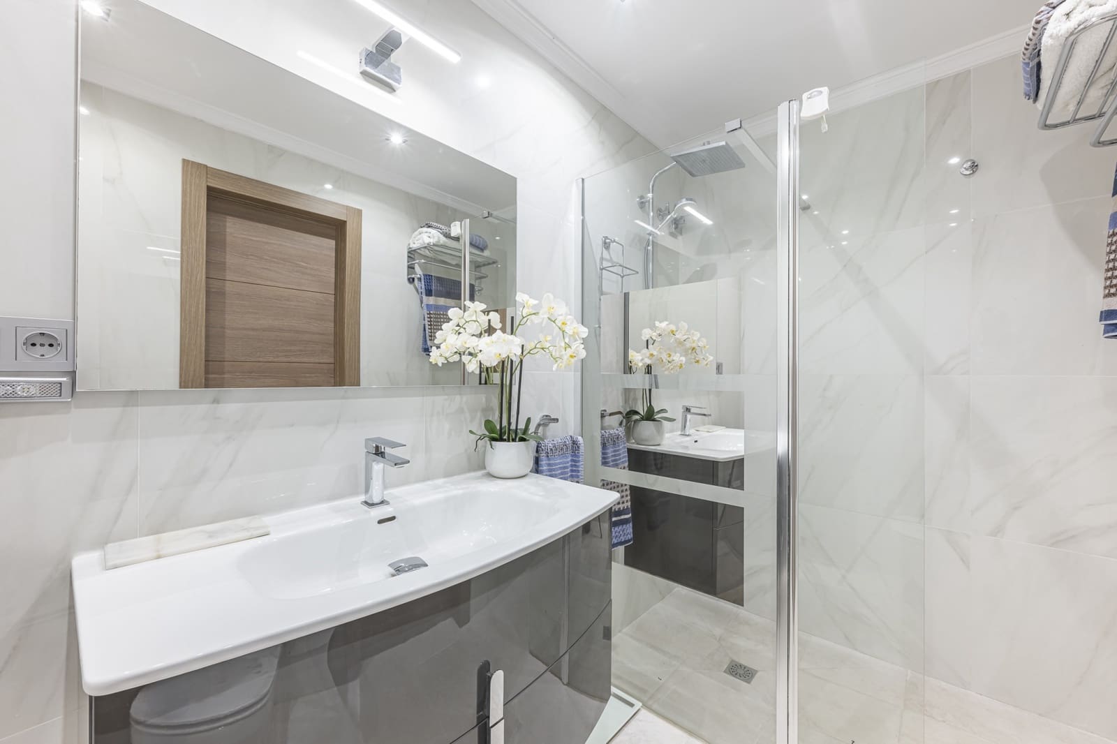 Casa de 3 habitaciones en Nueva Andalucia en venta con piscina garaje - 1.595.000 € (Ref: 8757837)