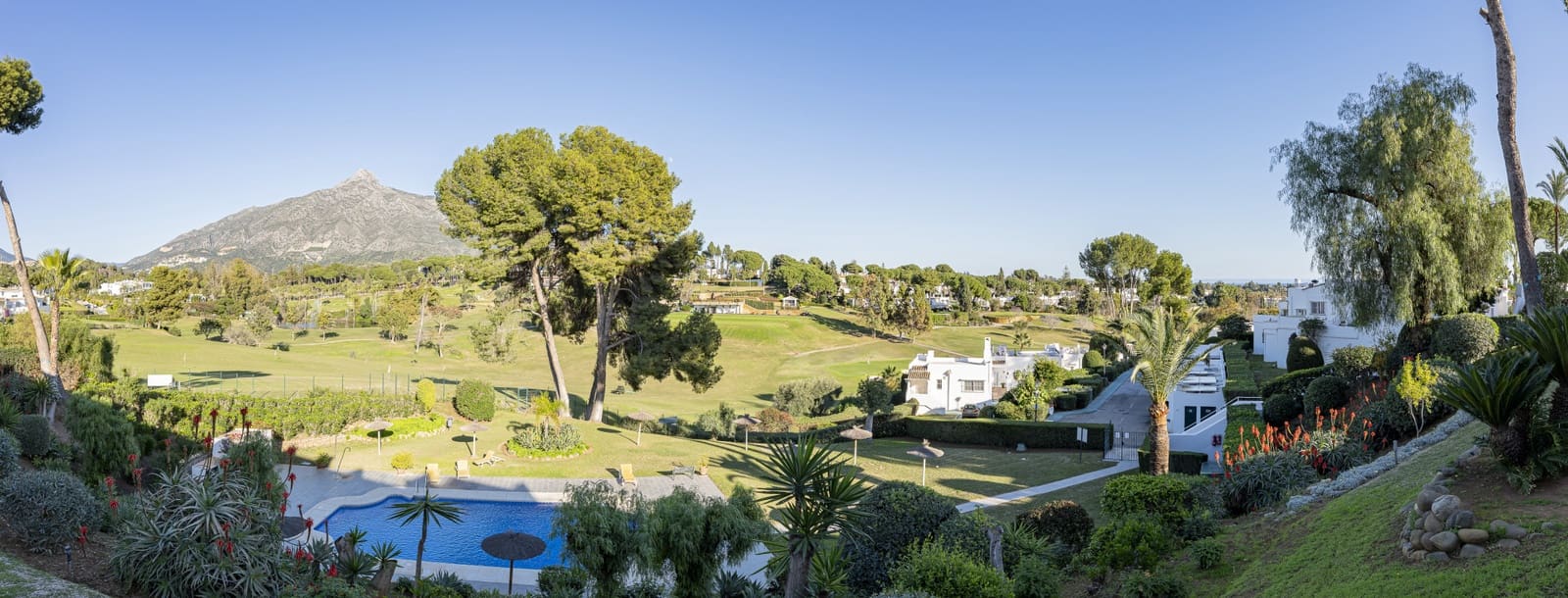 Casa de 3 habitaciones en Nueva Andalucia en venta con piscina garaje - 1.595.000 € (Ref: 8757837)