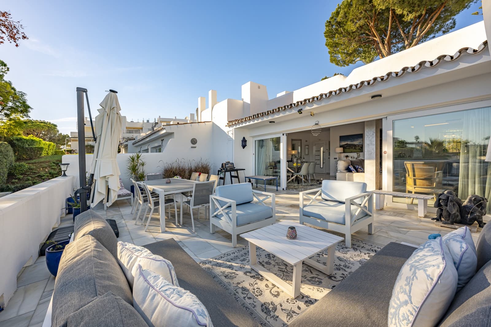 Casa de 3 habitaciones en Nueva Andalucia en venta con piscina garaje - 1.595.000 € (Ref: 8757837)