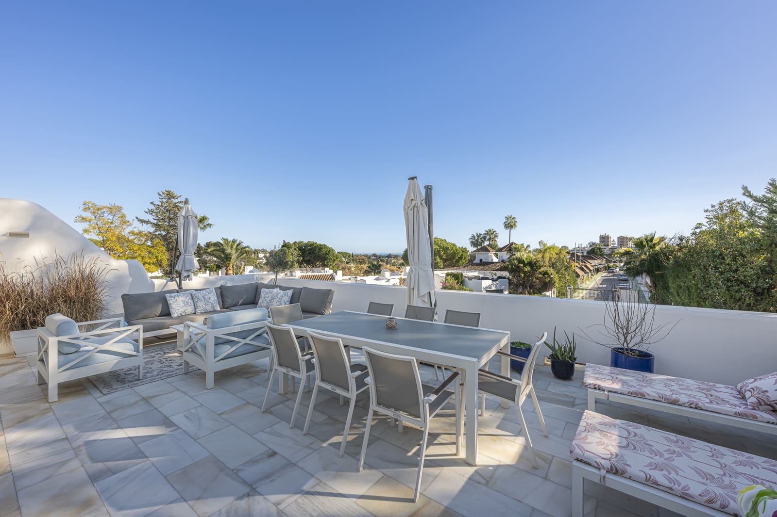 Casa de 3 habitaciones en Nueva Andalucia en venta con piscina garaje - 1.595.000 € (Ref: 8757837)