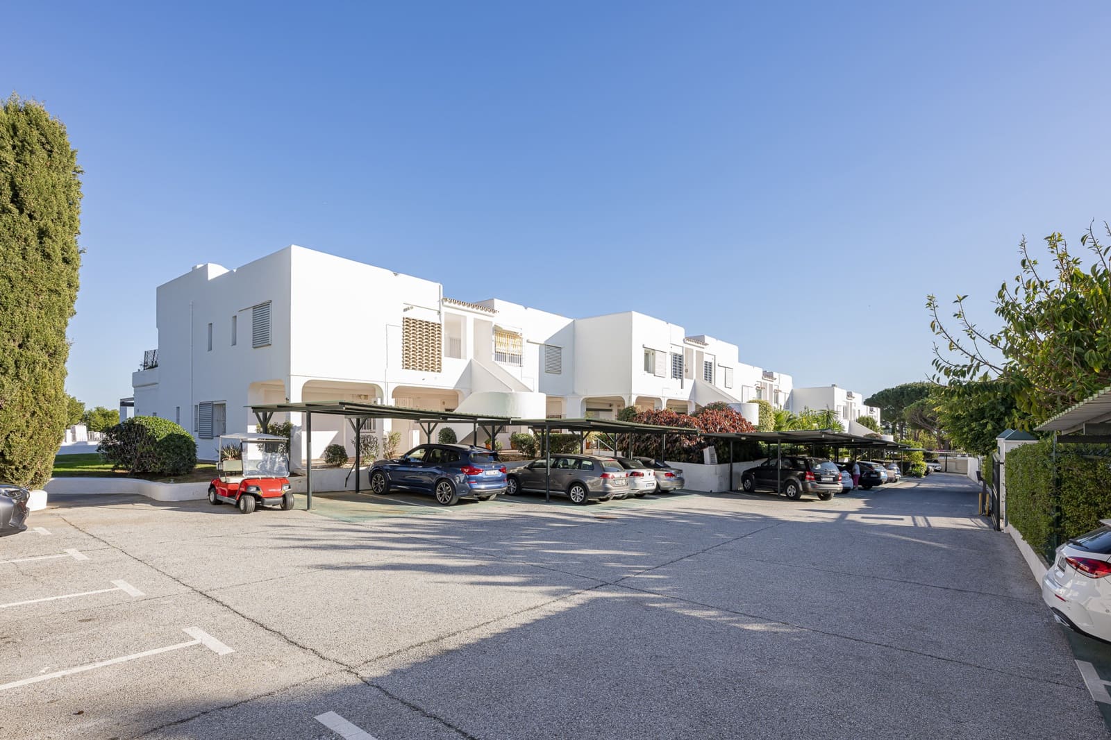 Casa de 3 habitaciones en Nueva Andalucia en venta con piscina garaje - 1.595.000 € (Ref: 8757837)