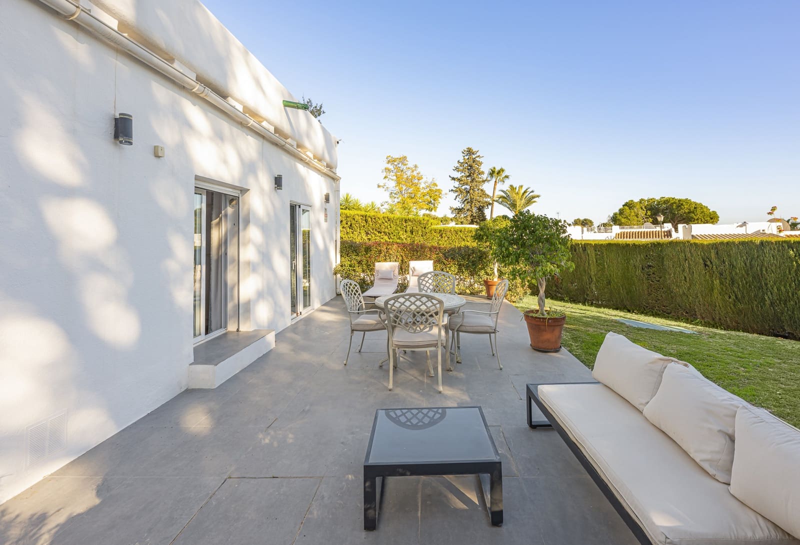 Casa de 3 habitaciones en Nueva Andalucia en venta con piscina garaje - 1.595.000 € (Ref: 8757837)