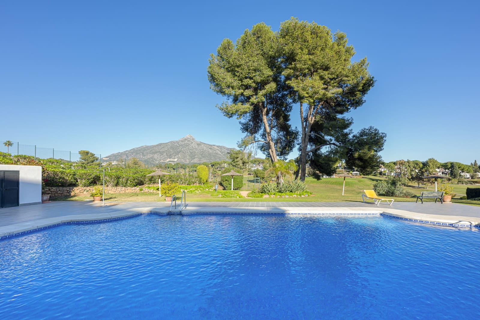 3 bedroom Townhouse for sale in Nueva Andalucia with pool garage - € 1,595,000 (Ref: 8757837)