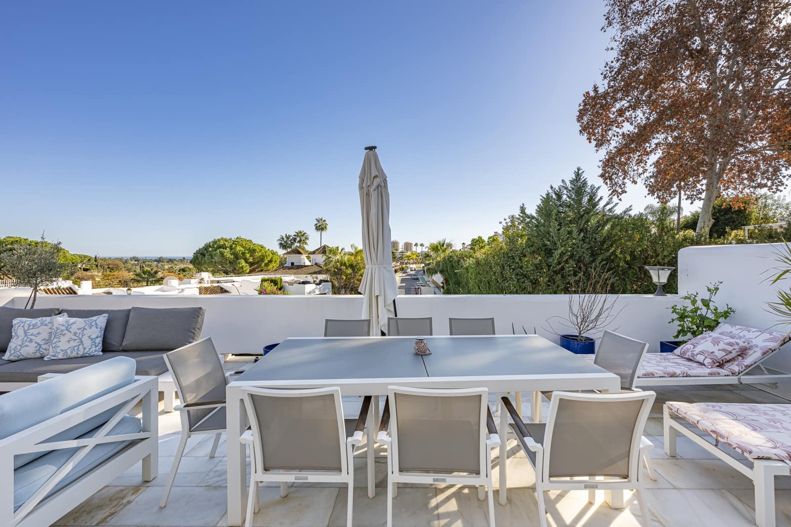 3 bedroom Townhouse for sale in Nueva Andalucia with pool garage - € 1,595,000 (Ref: 8757837)