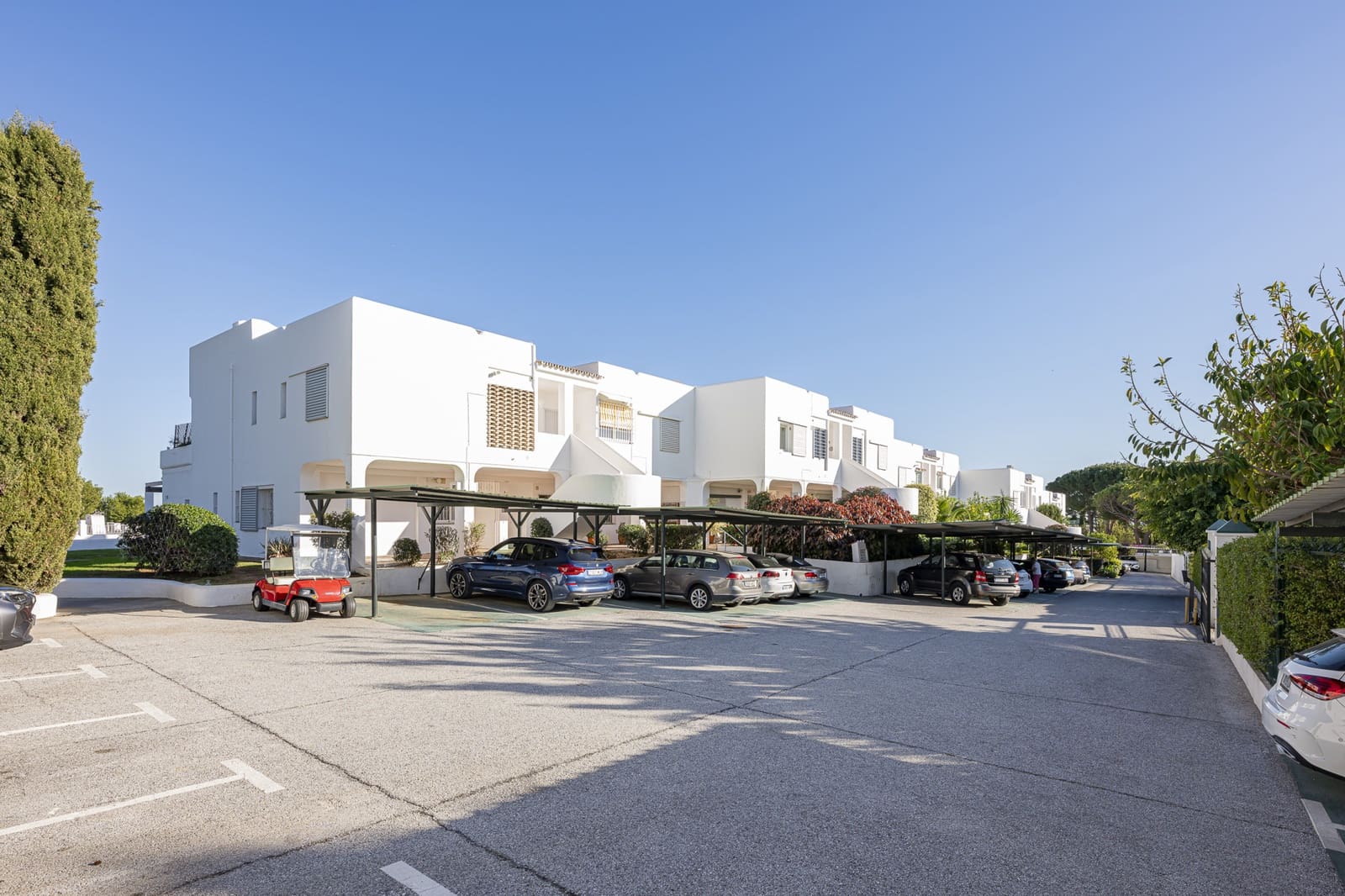 3 bedroom Townhouse for sale in Nueva Andalucia with pool garage - € 1,595,000 (Ref: 8757837)