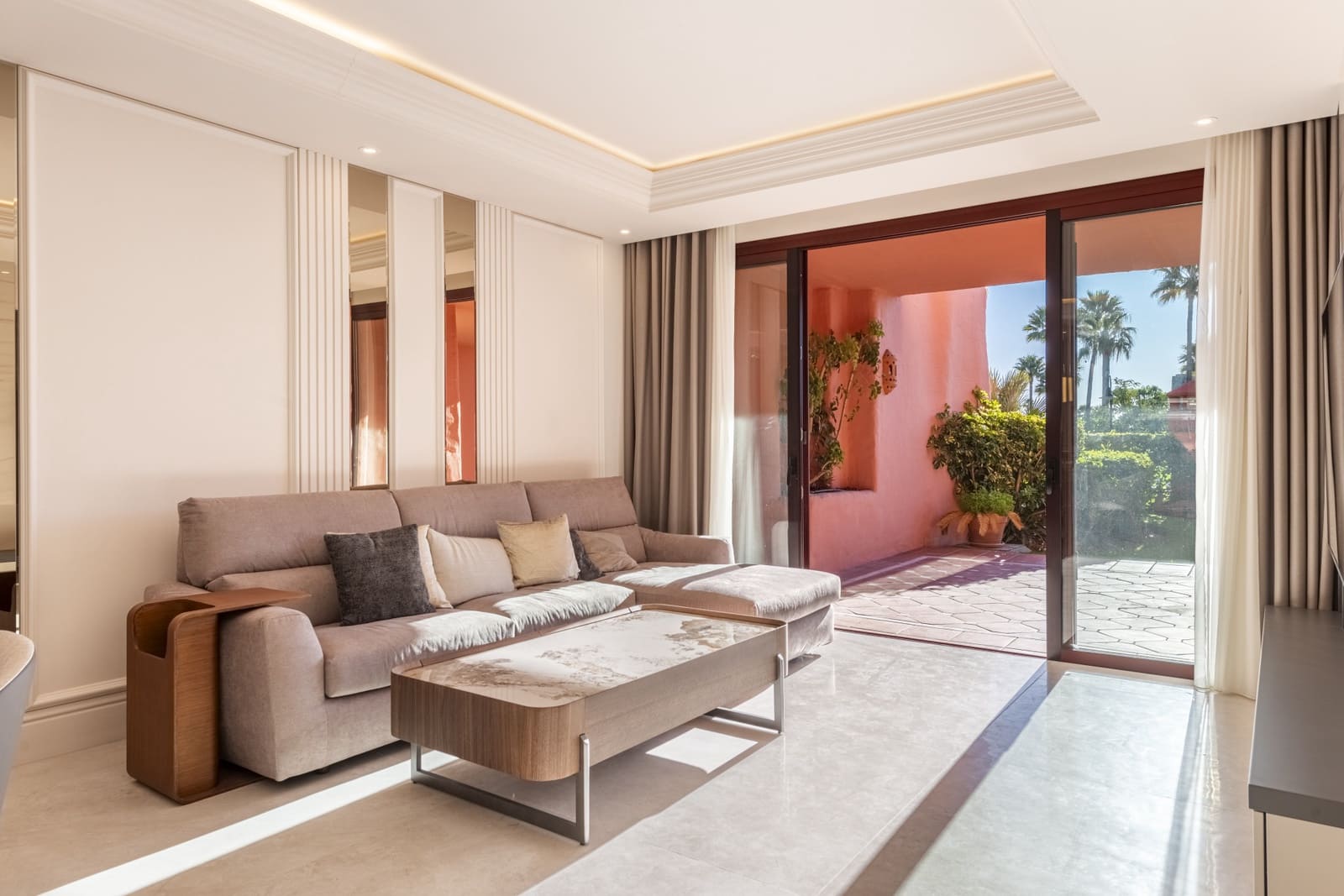 3 Zimmer Apartment zu verkaufen in Estepona mit Pool Garage - 1.550.000 € (Ref: 8792200)