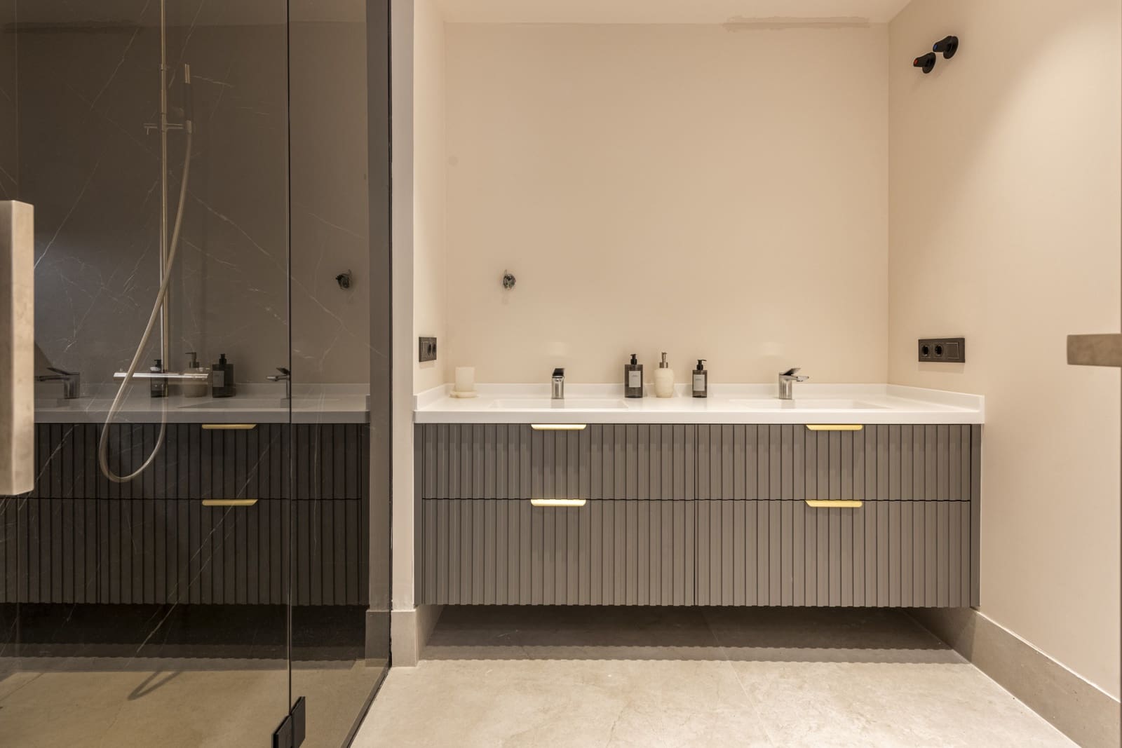 3 Zimmer Apartment zu verkaufen in Estepona mit Pool Garage - 1.550.000 € (Ref: 8792200)