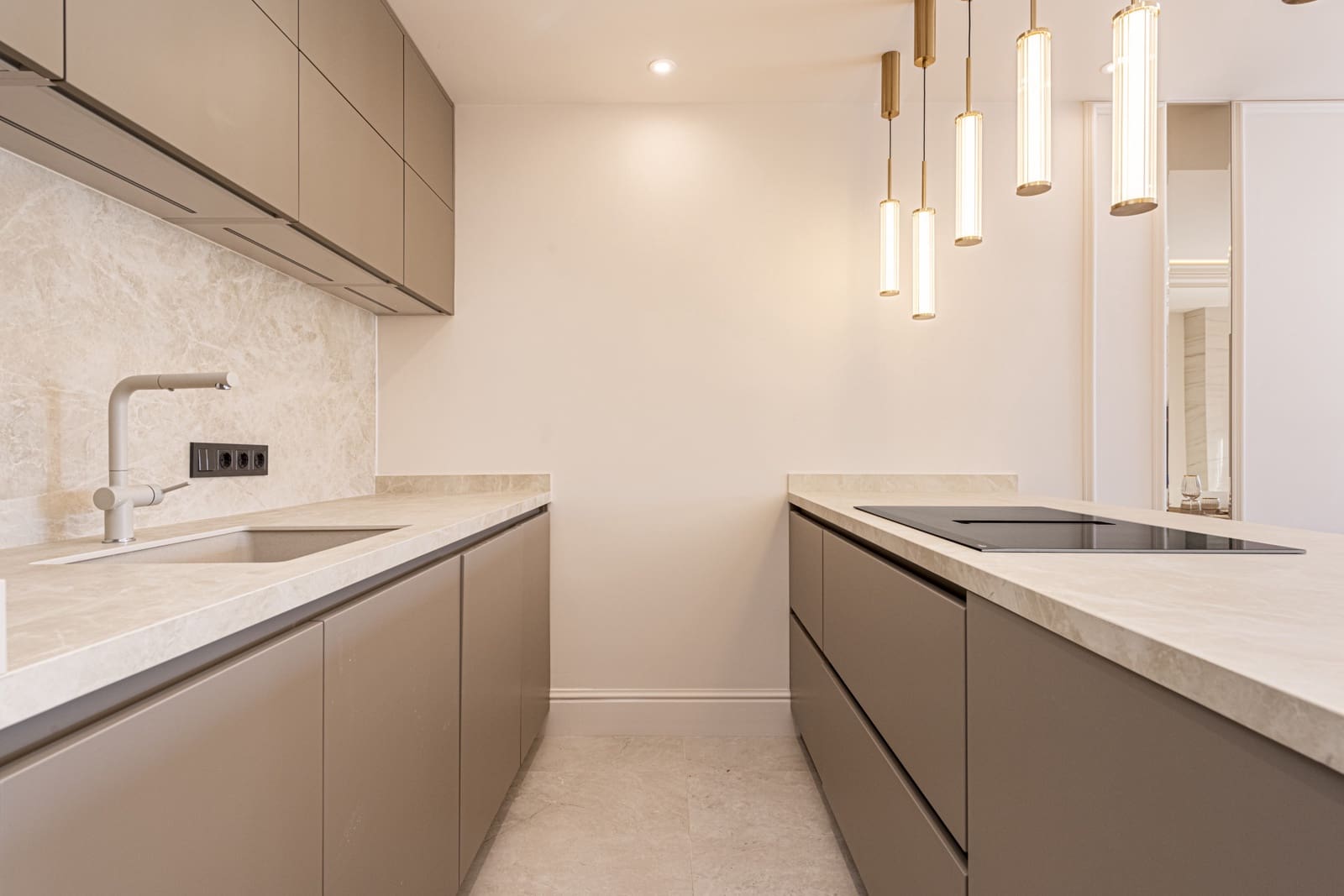 3 Zimmer Apartment zu verkaufen in Estepona mit Pool Garage - 1.550.000 € (Ref: 8792200)