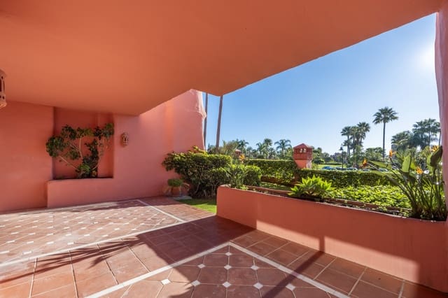 3 Zimmer Apartment zu verkaufen in Estepona mit Pool Garage - 1.550.000 € (Ref: 8792200)