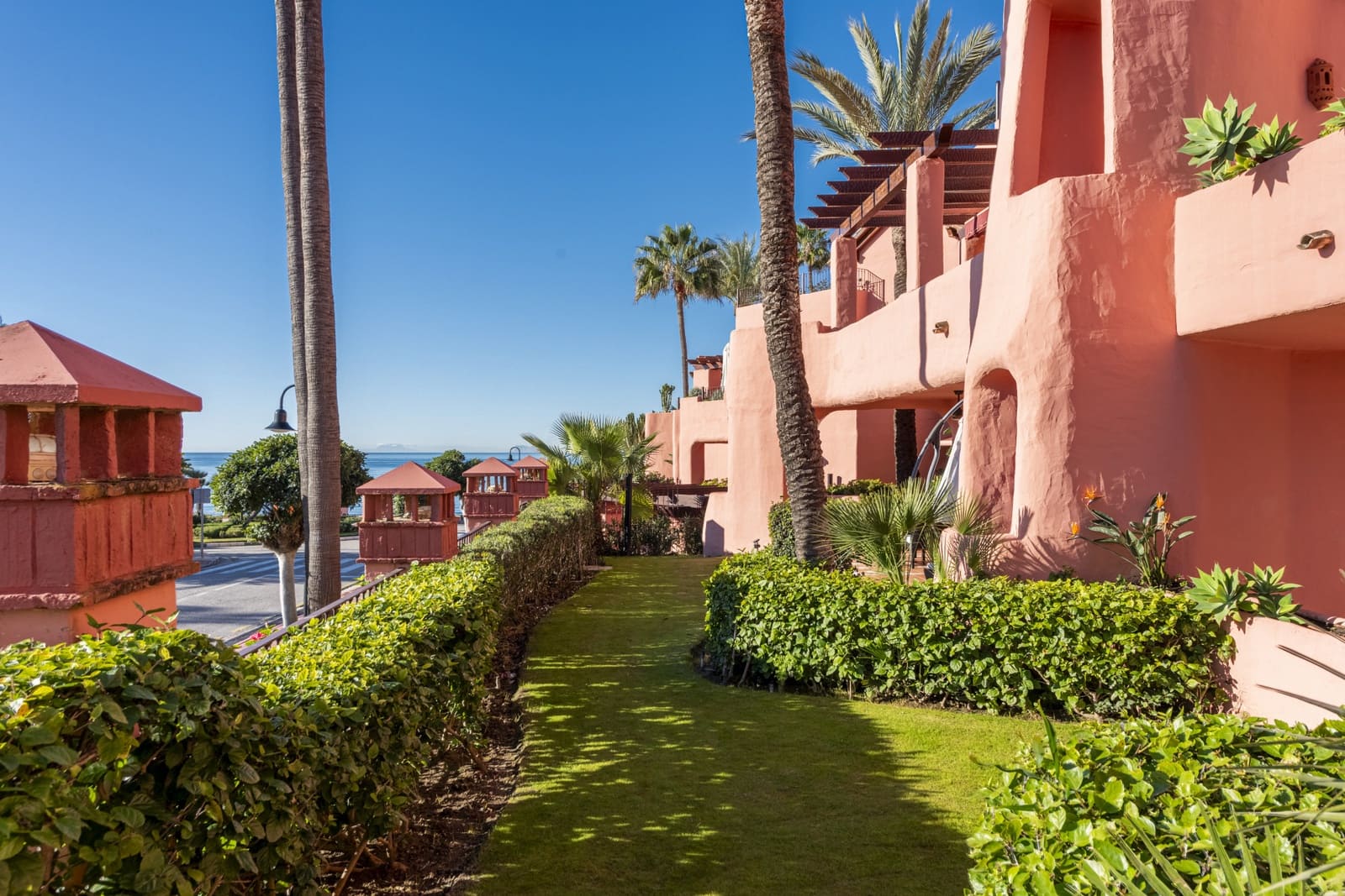 3 Zimmer Apartment zu verkaufen in Estepona mit Pool Garage - 1.550.000 € (Ref: 8792200)