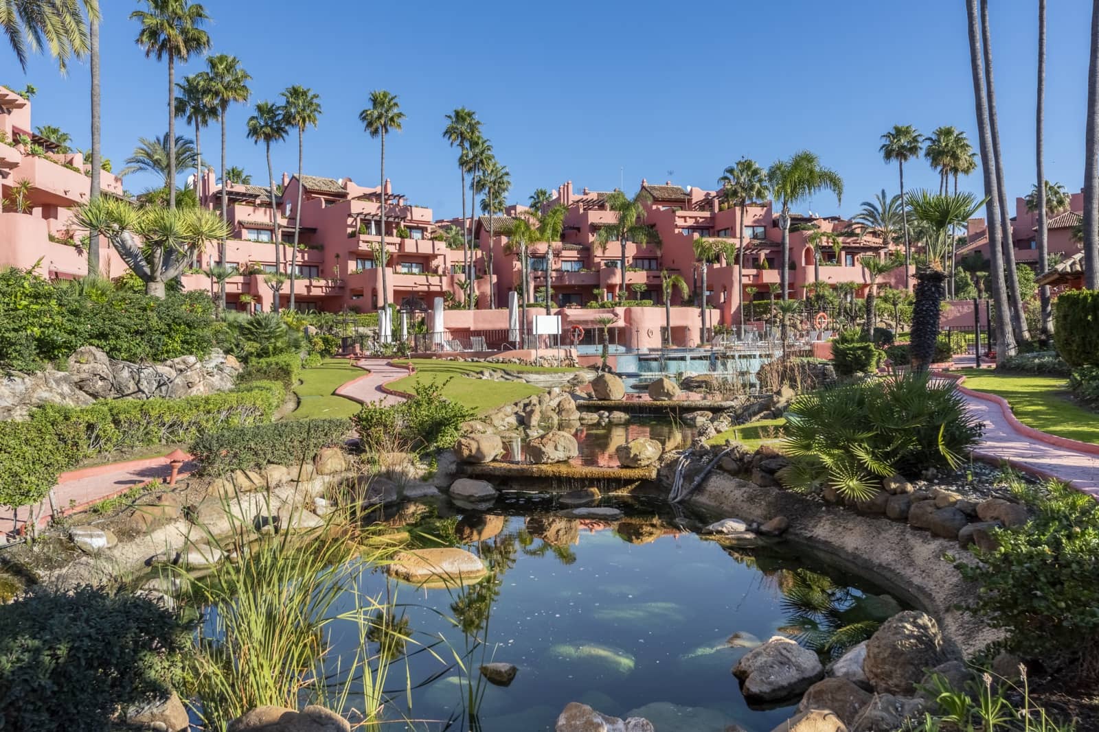 3 Zimmer Apartment zu verkaufen in Estepona mit Pool Garage - 1.550.000 € (Ref: 8792200)