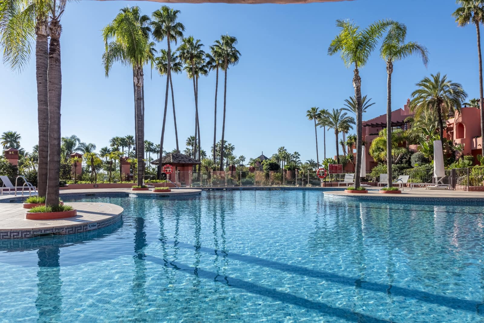 3 Zimmer Apartment zu verkaufen in Estepona mit Pool Garage - 1.550.000 € (Ref: 8792200)