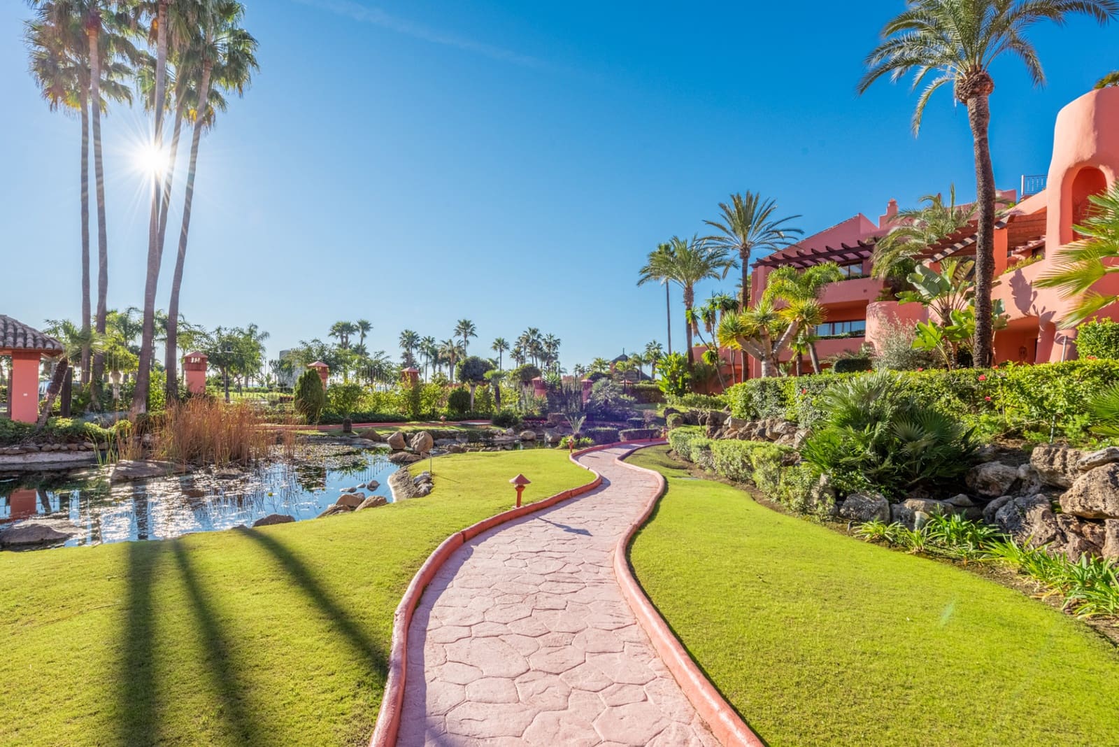 3 Zimmer Apartment zu verkaufen in Estepona mit Pool Garage - 1.550.000 € (Ref: 8792200)