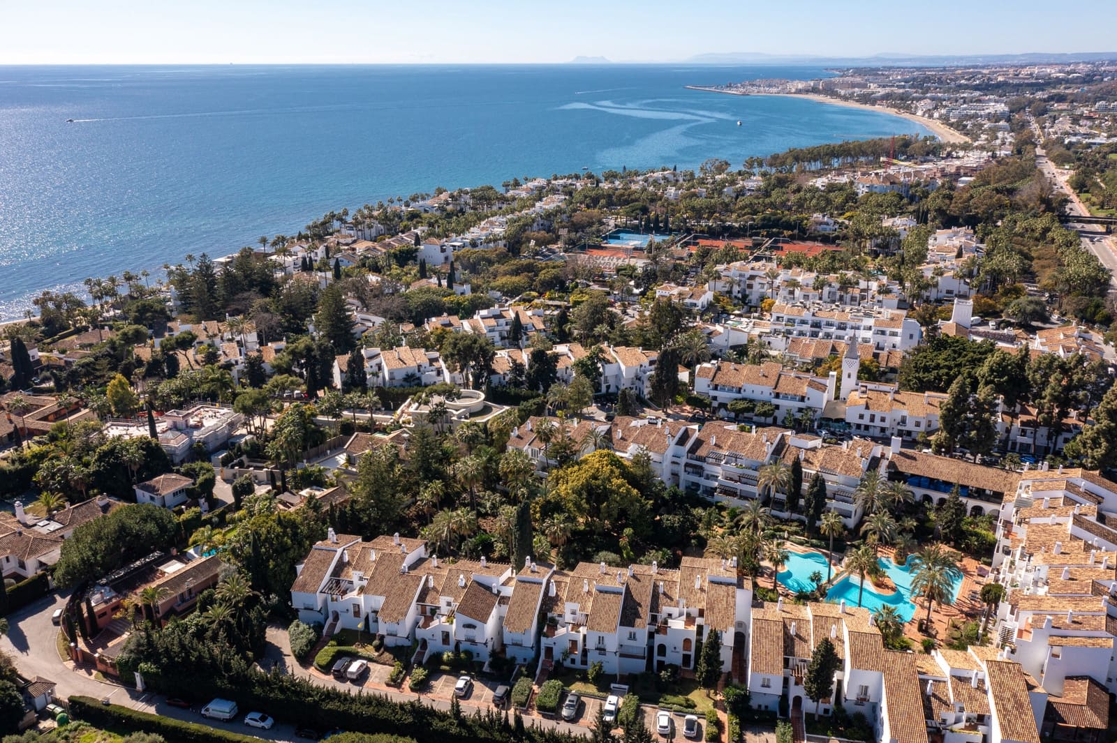 2 bedroom Apartment for sale in Marbella with pool garage - € 2,425,000 (Ref: 8798493)