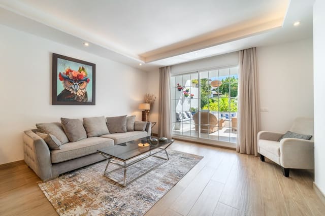2 soverom Leilighet til salgs i Marbella med svømmebasseng garasje - € 2 425 000 (Ref: 8798493)