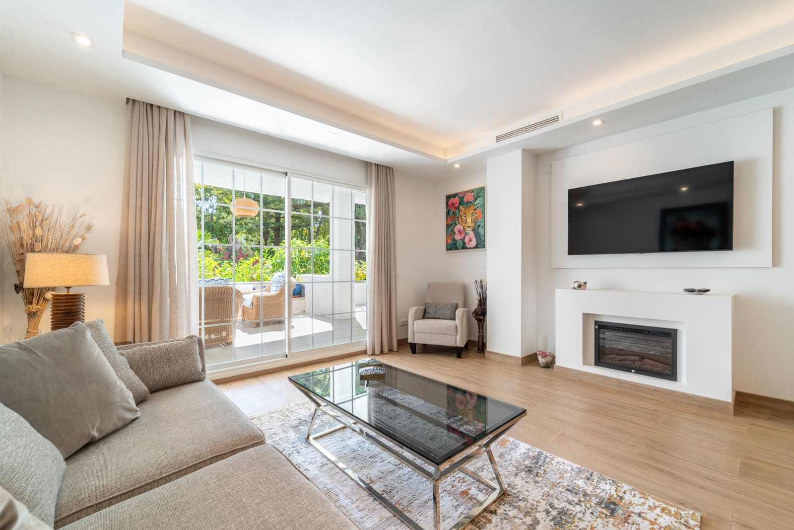 2 bedroom Apartment for sale in Marbella with pool garage - € 2,425,000 (Ref: 8798493)