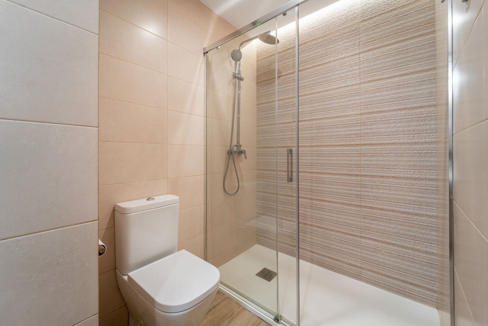 2 bedroom Apartment for sale in Marbella with pool garage - € 2,425,000 (Ref: 8798493)
