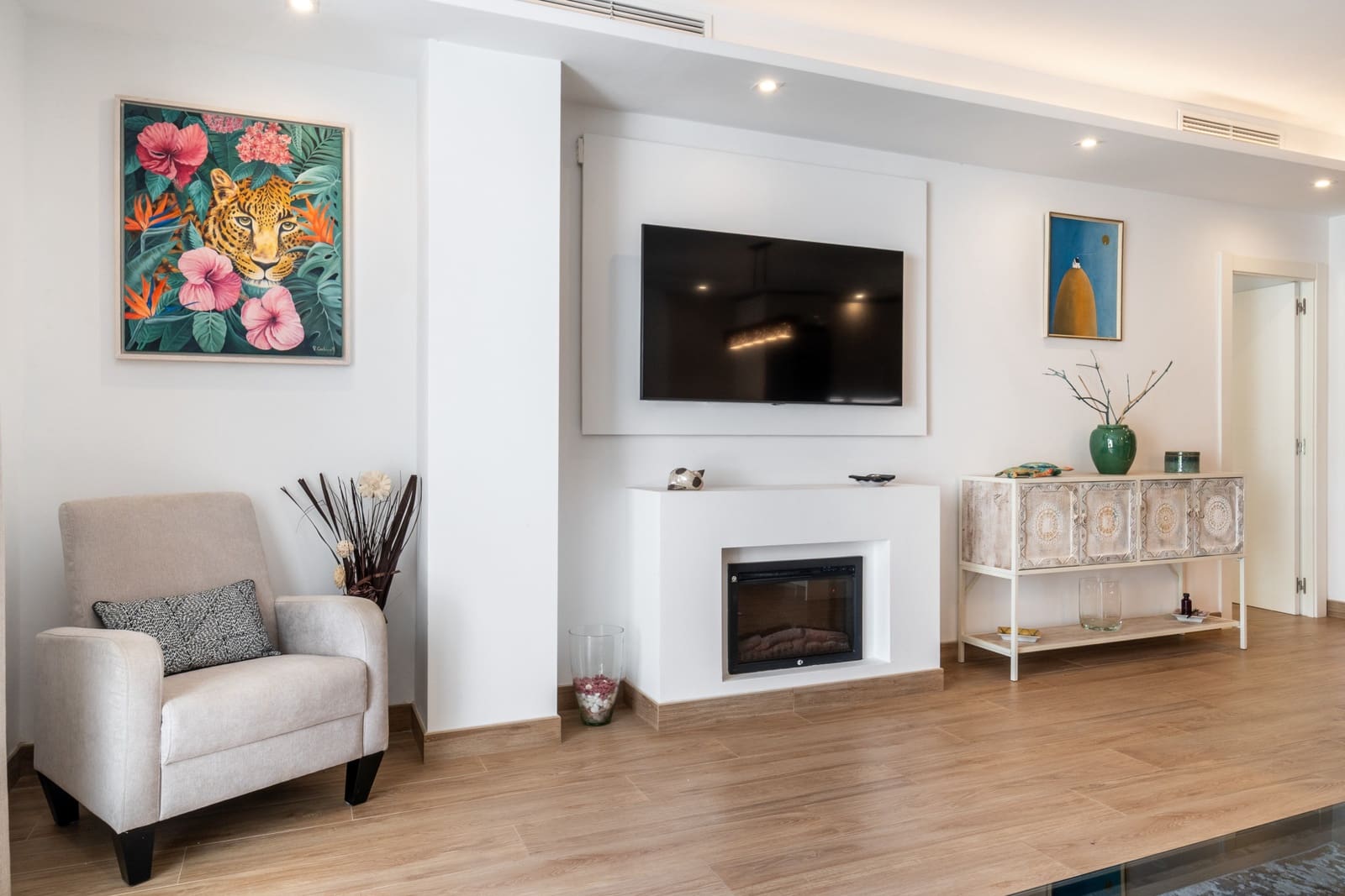 2 bedroom Apartment for sale in Marbella with pool garage - € 2,425,000 (Ref: 8798493)