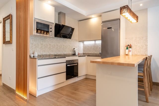 2 soverom Leilighet til salgs i Marbella med svømmebasseng garasje - € 2 425 000 (Ref: 8798493)