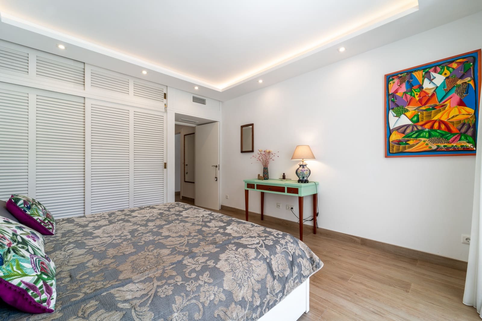2 bedroom Apartment for sale in Marbella with pool garage - € 2,425,000 (Ref: 8798493)