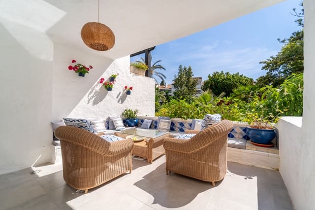 2 soverom Leilighet til salgs i Marbella med svømmebasseng garasje - € 2 425 000 (Ref: 8798493)