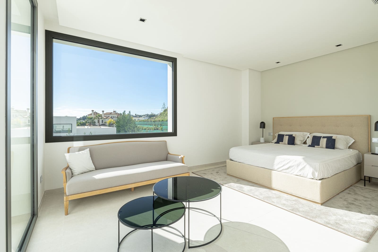 6 bedroom Villa for sale in Benahavis with pool garage - € 4,695,000 (Ref: 8809630)