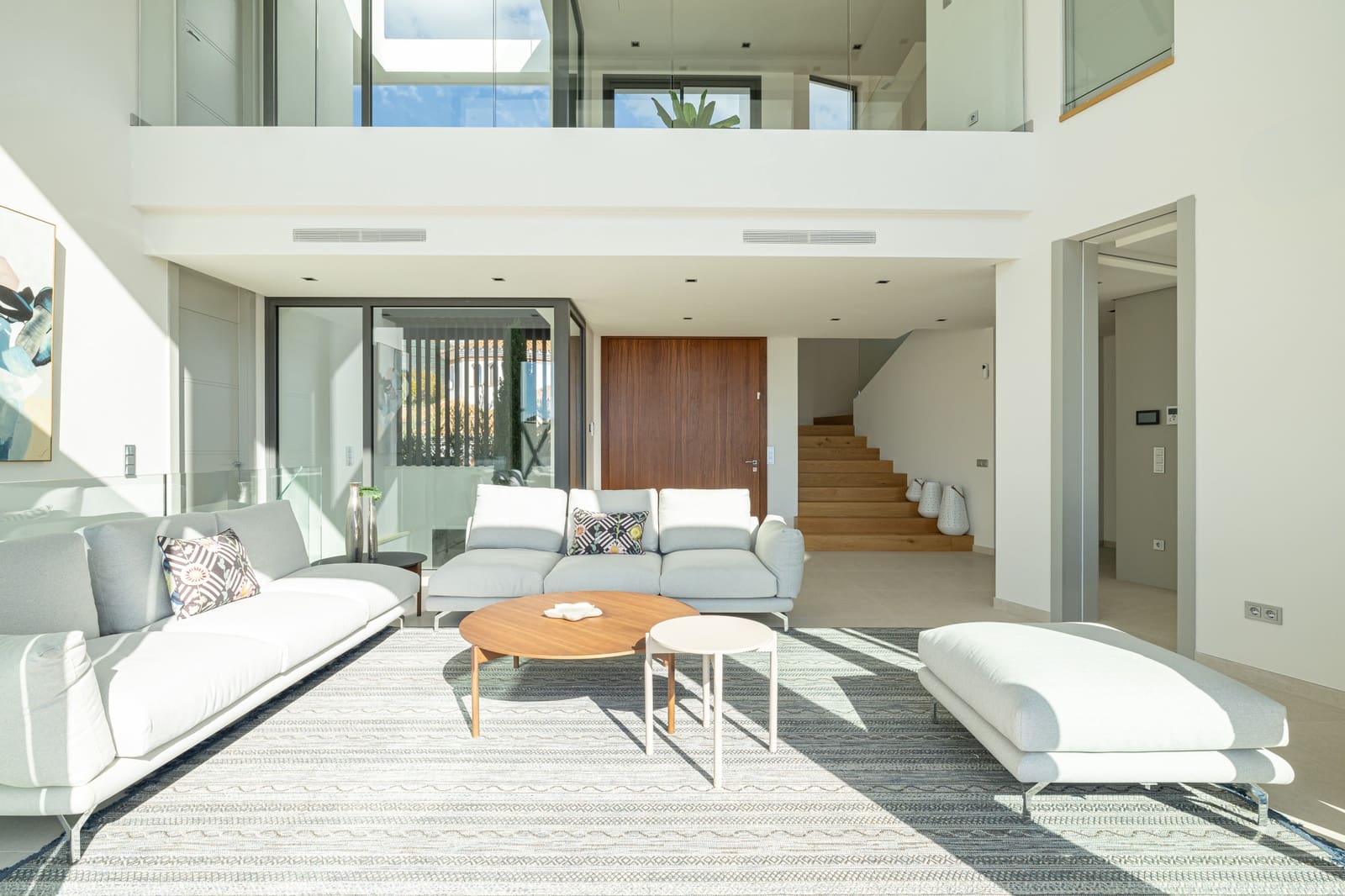 6 bedroom Villa for sale in Benahavis with pool garage - € 4,695,000 (Ref: 8809630)