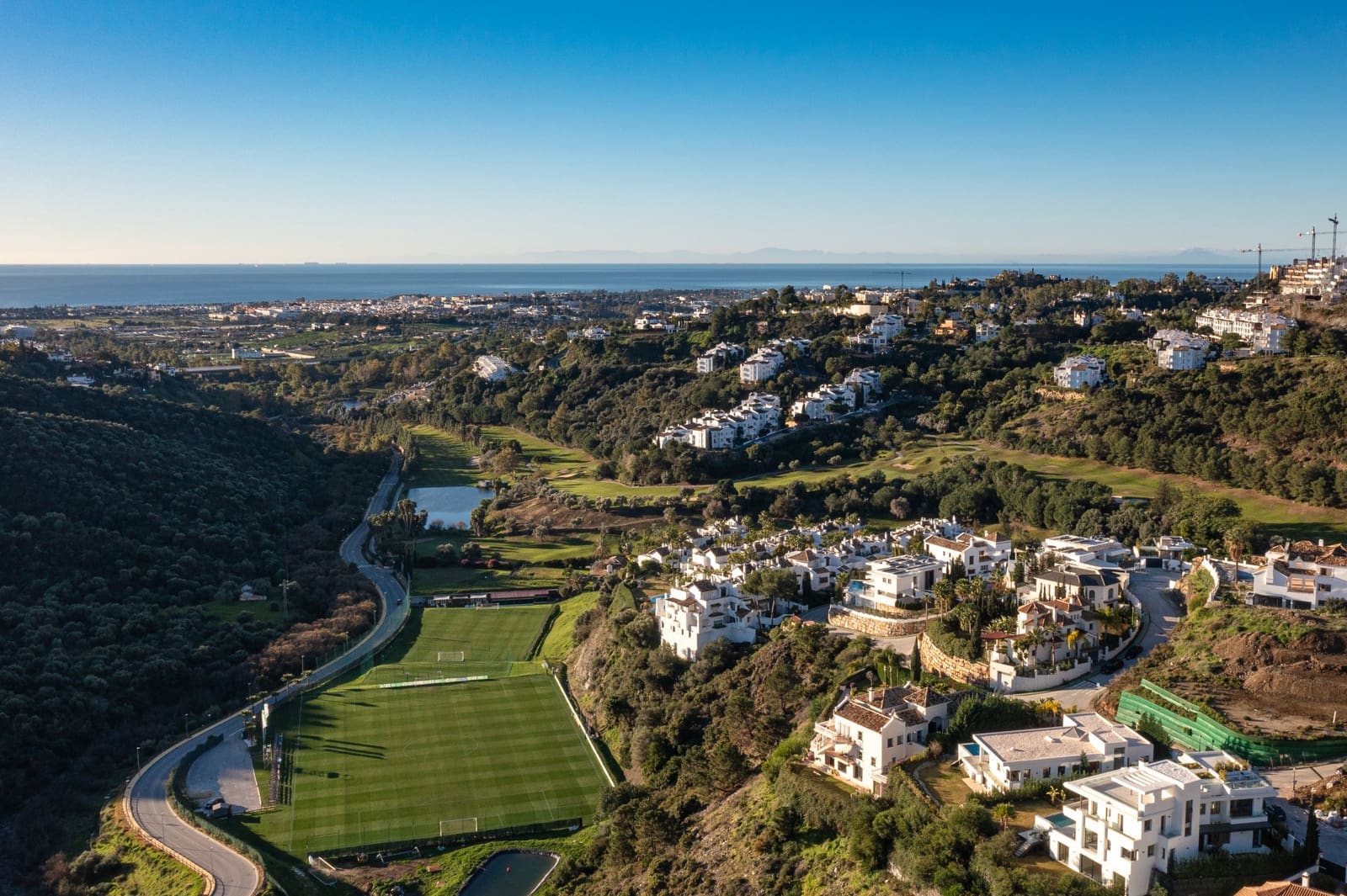 6 bedroom Villa for sale in Benahavis with pool garage - € 4,695,000 (Ref: 8809630)