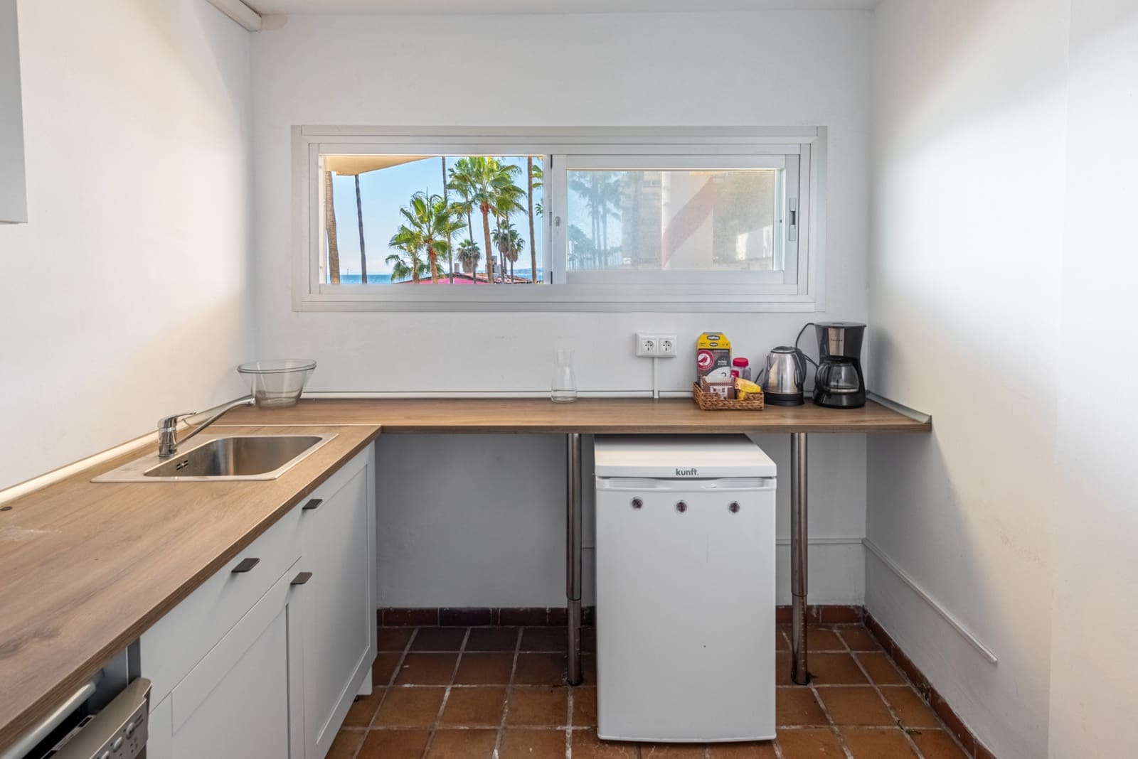 Gewerbe zu verkaufen in Marbella mit Pool - 595.000 € (Ref: 8817474)