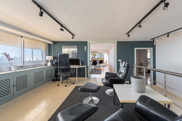 Gewerbe zu verkaufen in Marbella mit Pool - 595.000 € (Ref: 8817474)