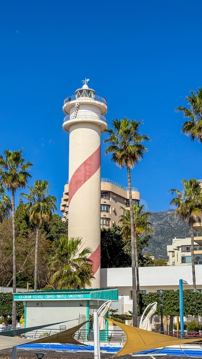 Commercial for sale in Marbella with pool - € 595,000 (Ref: 8817474)