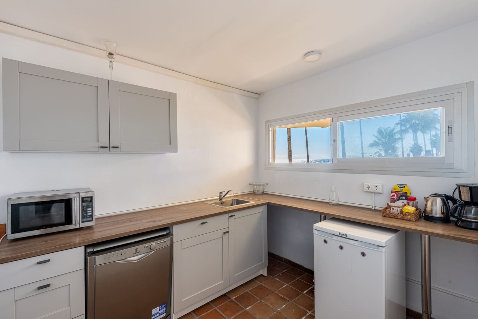 Comercial para venda em Marbella com piscina - 595 000 € (Ref: 8817474)