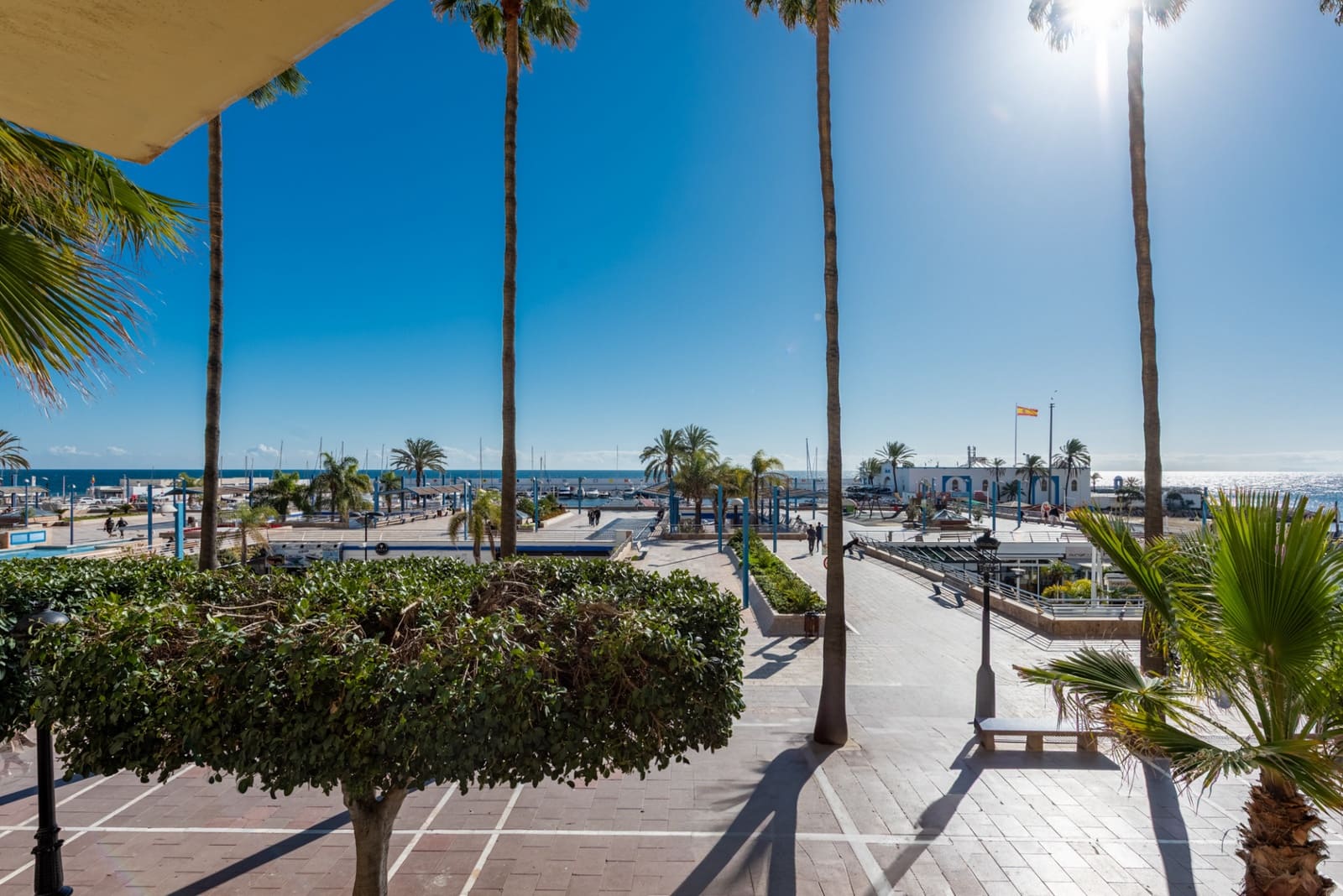 Comercial para venda em Marbella com piscina - 595 000 € (Ref: 8817474)