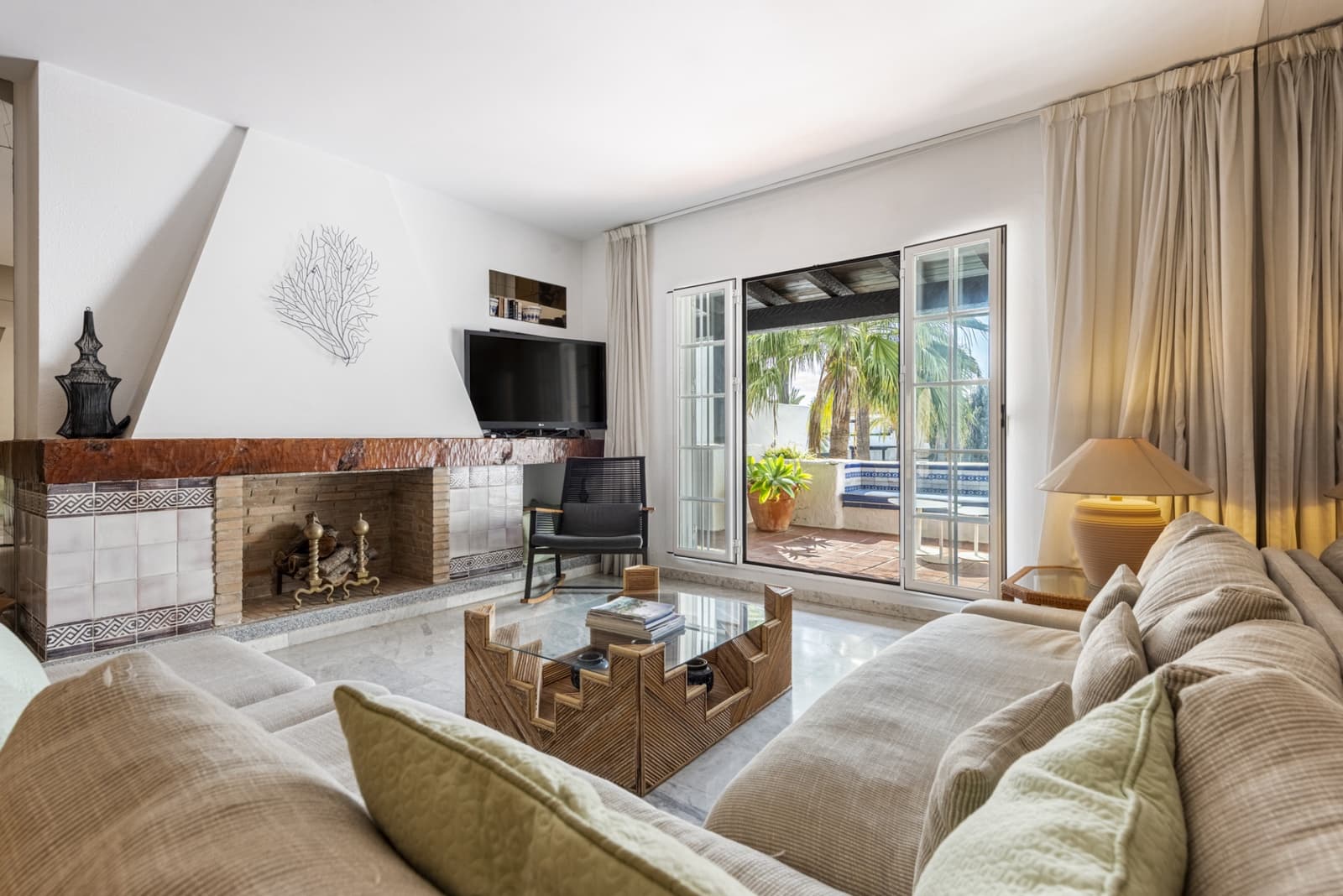 2 bedroom Penthouse for sale in Marbella with pool garage - € 2,500,000 (Ref: 8822203)