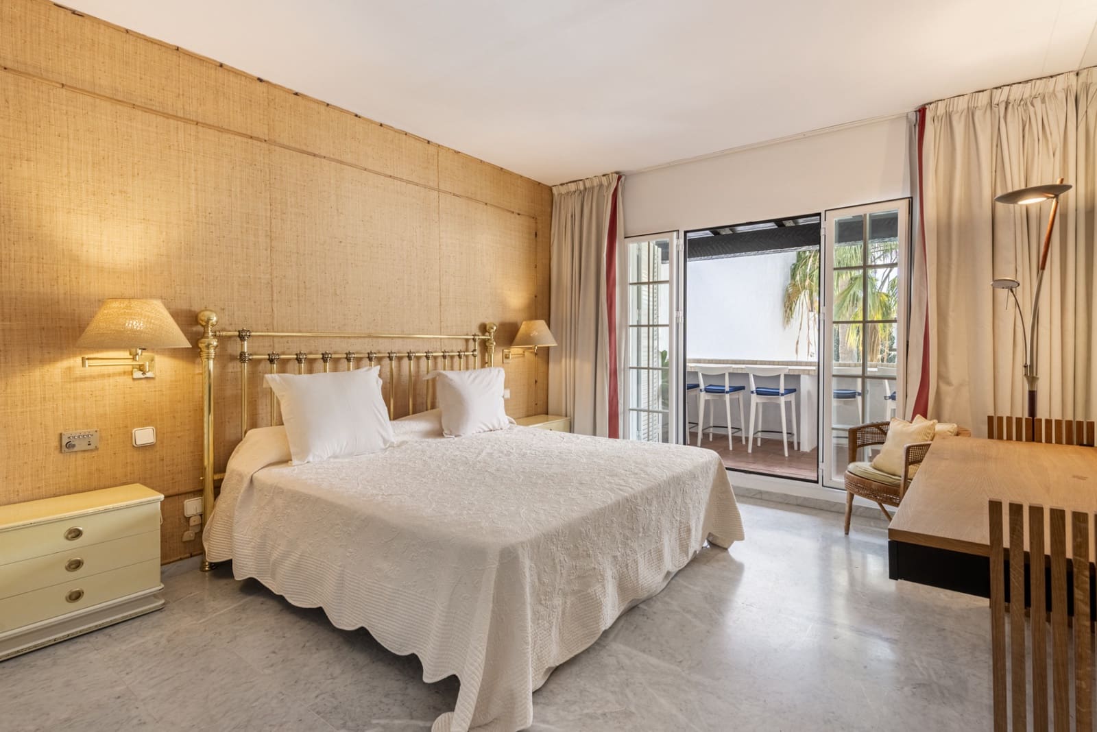 2 bedroom Penthouse for sale in Marbella with pool garage - € 2,500,000 (Ref: 8822203)