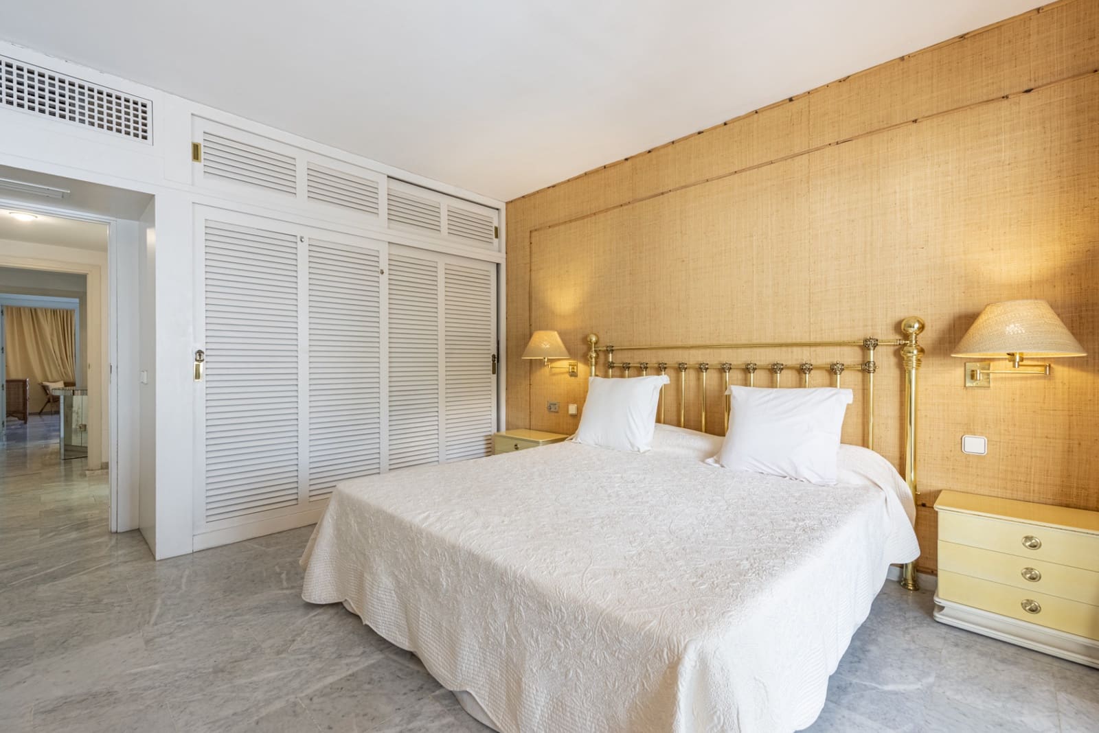 2 bedroom Penthouse for sale in Marbella with pool garage - € 2,500,000 (Ref: 8822203)