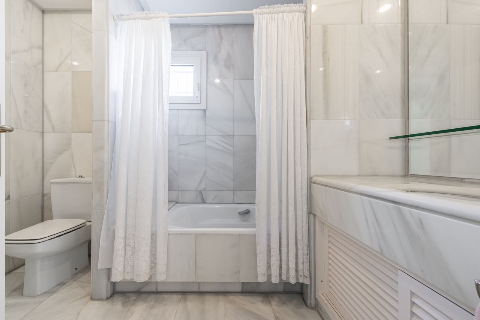 2 bedroom Apartment for sale in Marbella with pool garage - € 1,500,000 (Ref: 8822204)