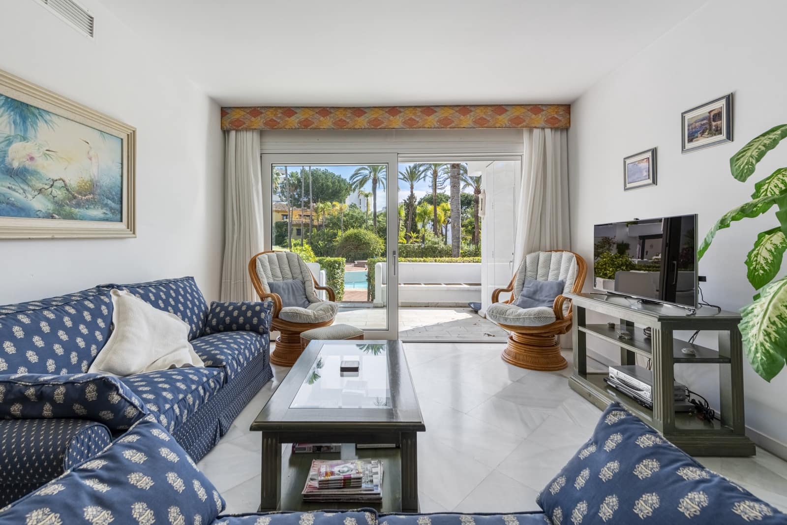 2 bedroom Apartment for sale in Marbella with pool garage - € 1,500,000 (Ref: 8822204)